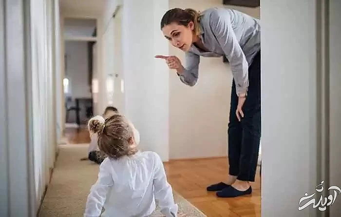 آسیب هایی که والدین کنترل گر به فرزندشان می زنند